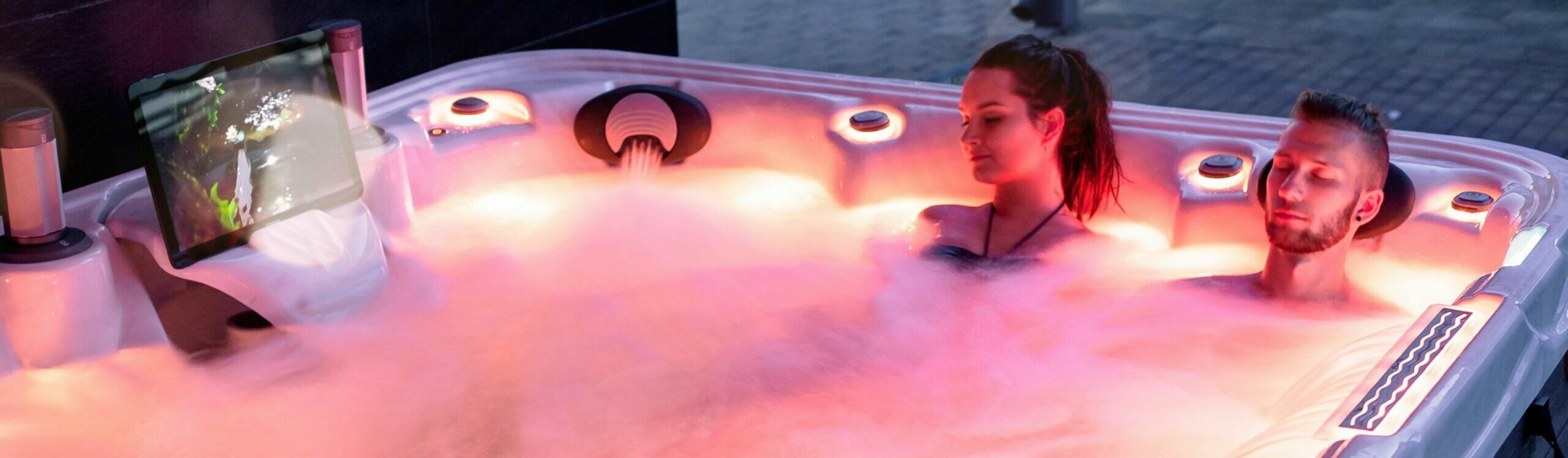 What Are the Best Hot Tubs for Fall 2022?