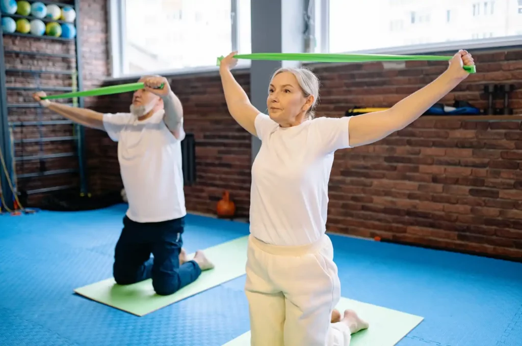 Discover the Best Exercise Equipment for Seniors 1 seniors exercising trying out the best exercise equipment for seniors