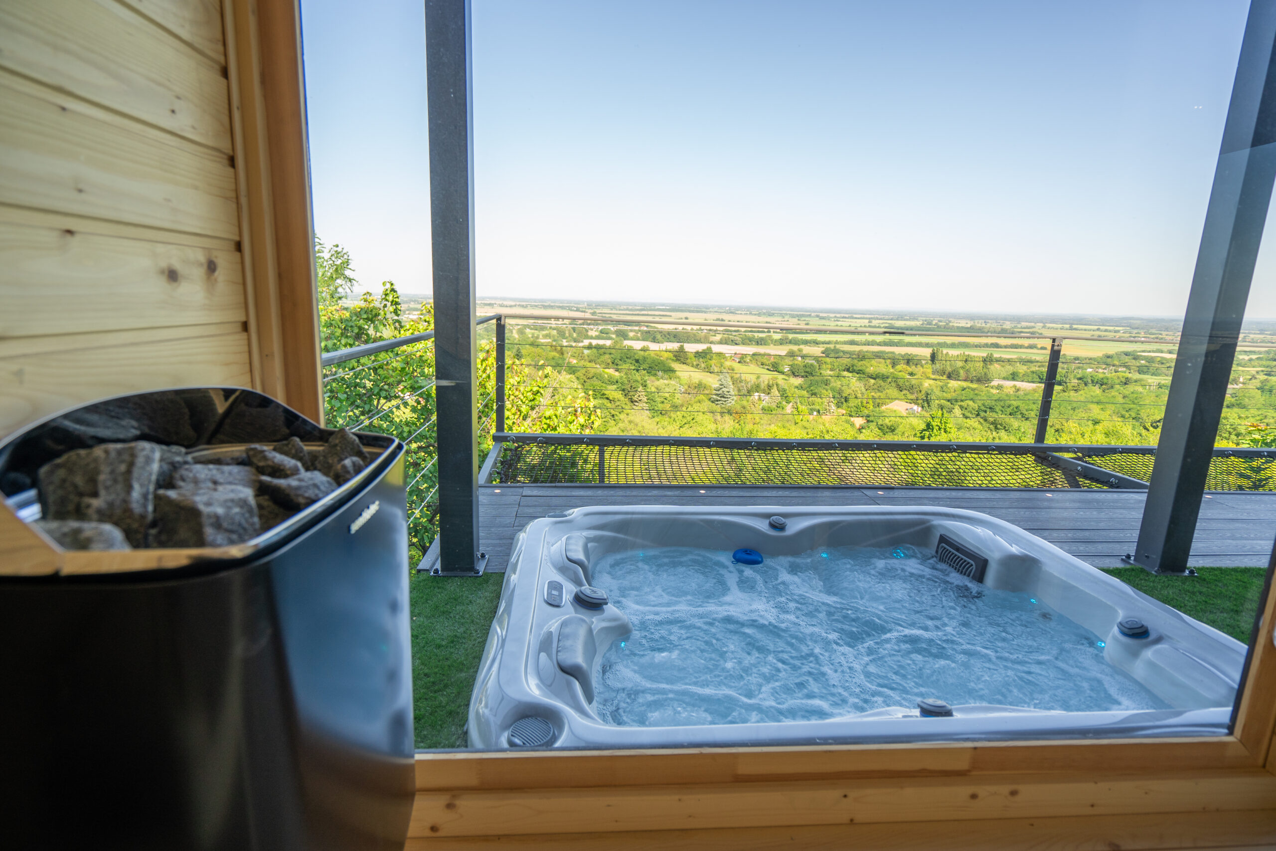 Hot Tub Buying Guide 2 szauna2 scaled 1