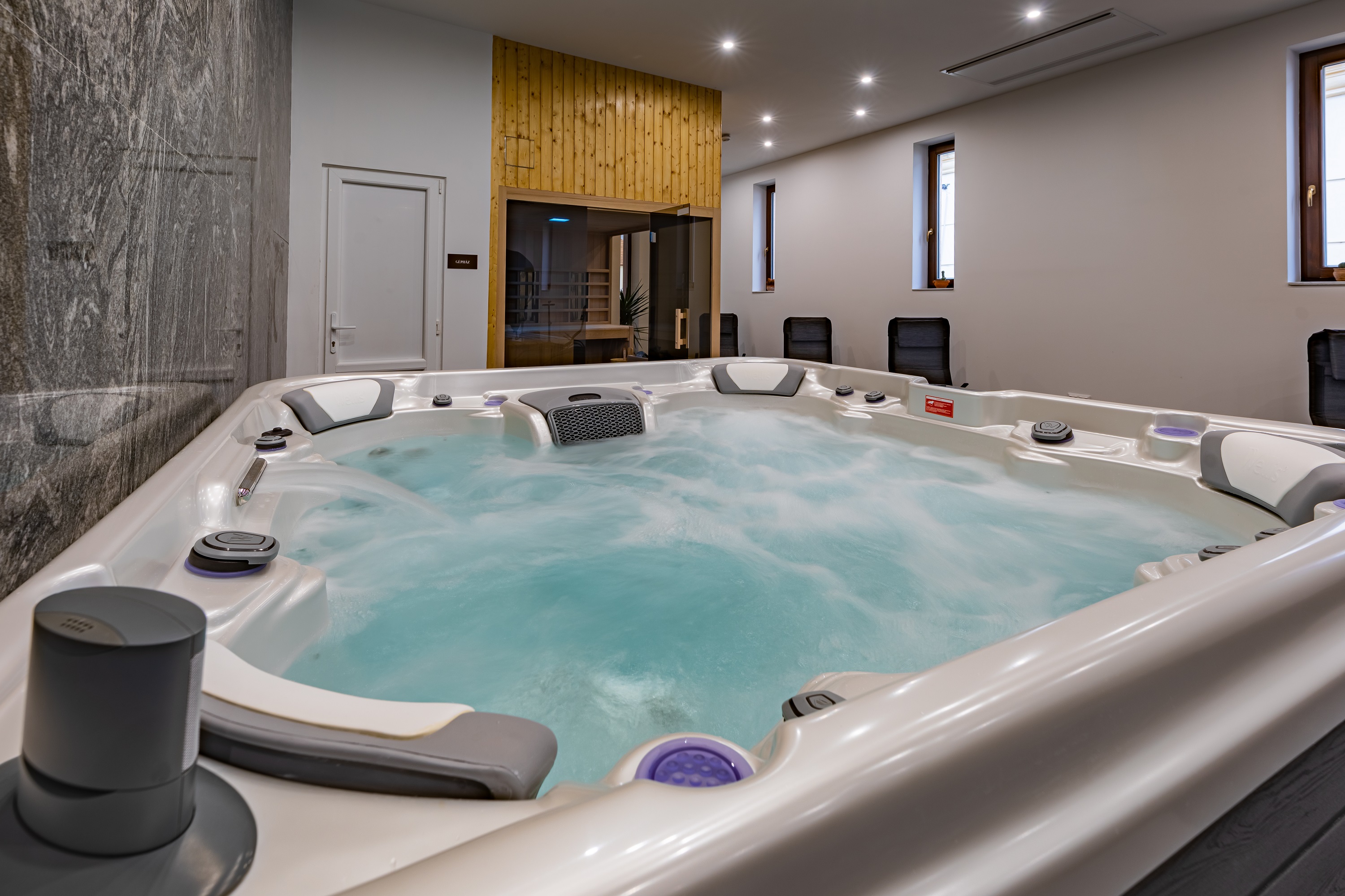 Where Can I Get the Best Pricing on a Quality Hot Tub? 1 00019Villany