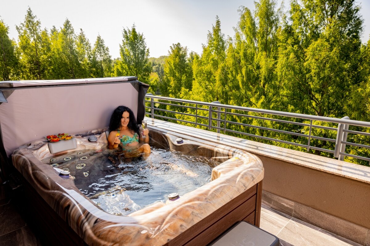 4 Blissful Benefits of Owning a Luxury Hot Tub 1 4f46d6959f597e5af3e64fe1b19ef0f0