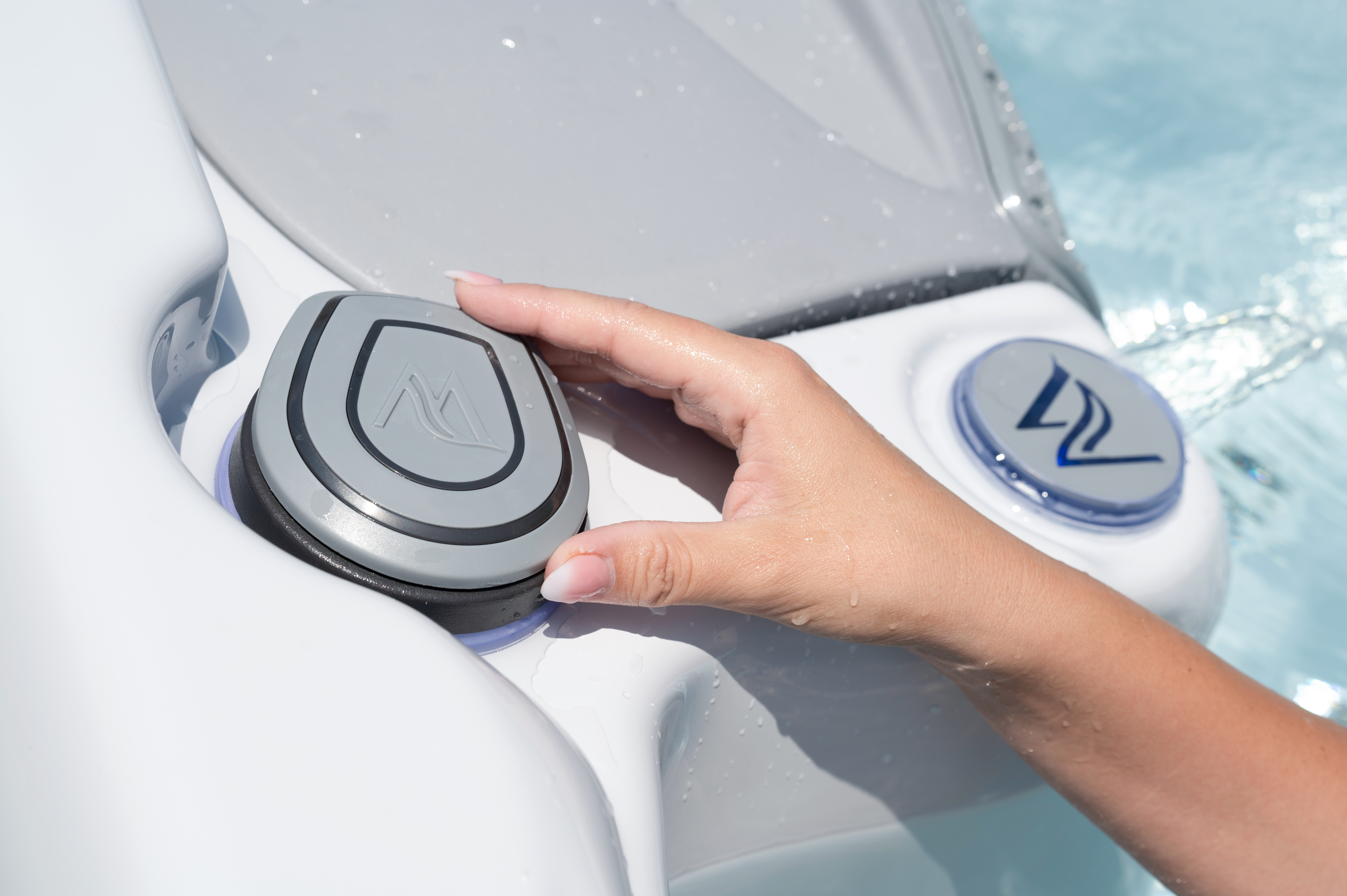 Maintain hot tubs in Winter - is it hard? 1 WM00723 Lugano lifestyle 06