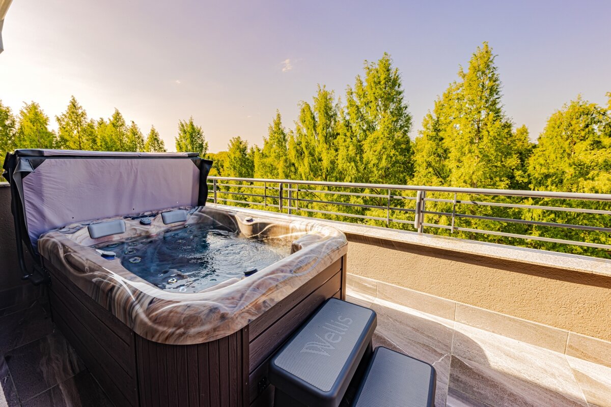 5-Person Hot Tub Buyer's Guide 2 d2dc22b174dcbc6a553384cd2ad08136
