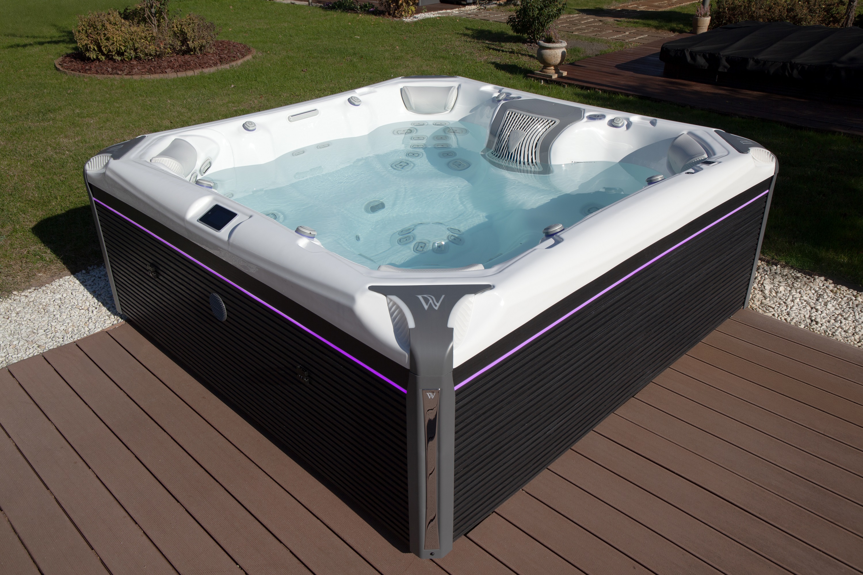 A Hot Tub Maintenance Schedule Anyone Can Stick To 1 elbrus 2024 lifestyle 23