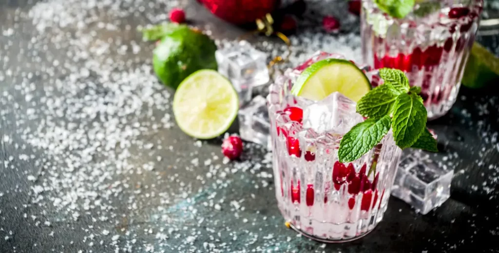 Holiday cocktail ideas: minty mistletoe mojito